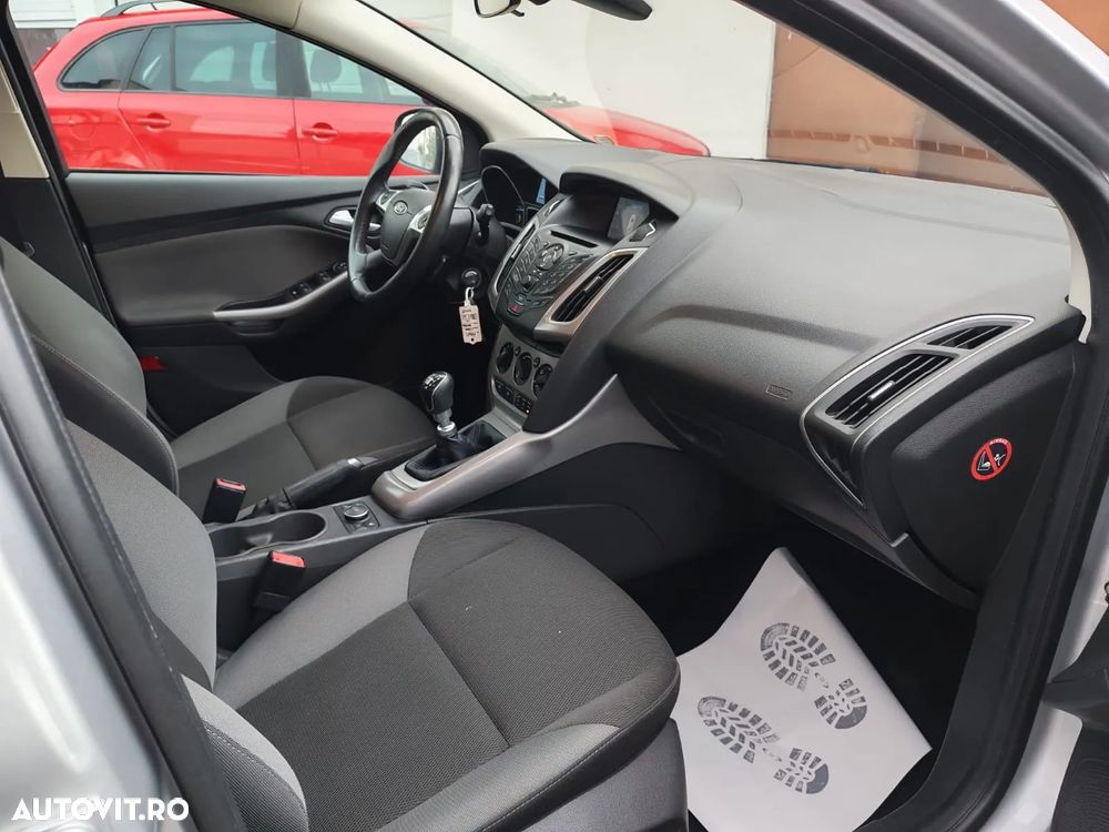 Ford Focus 1.6 TDCi DPF Start-Stopp-System Champions Edition - 6