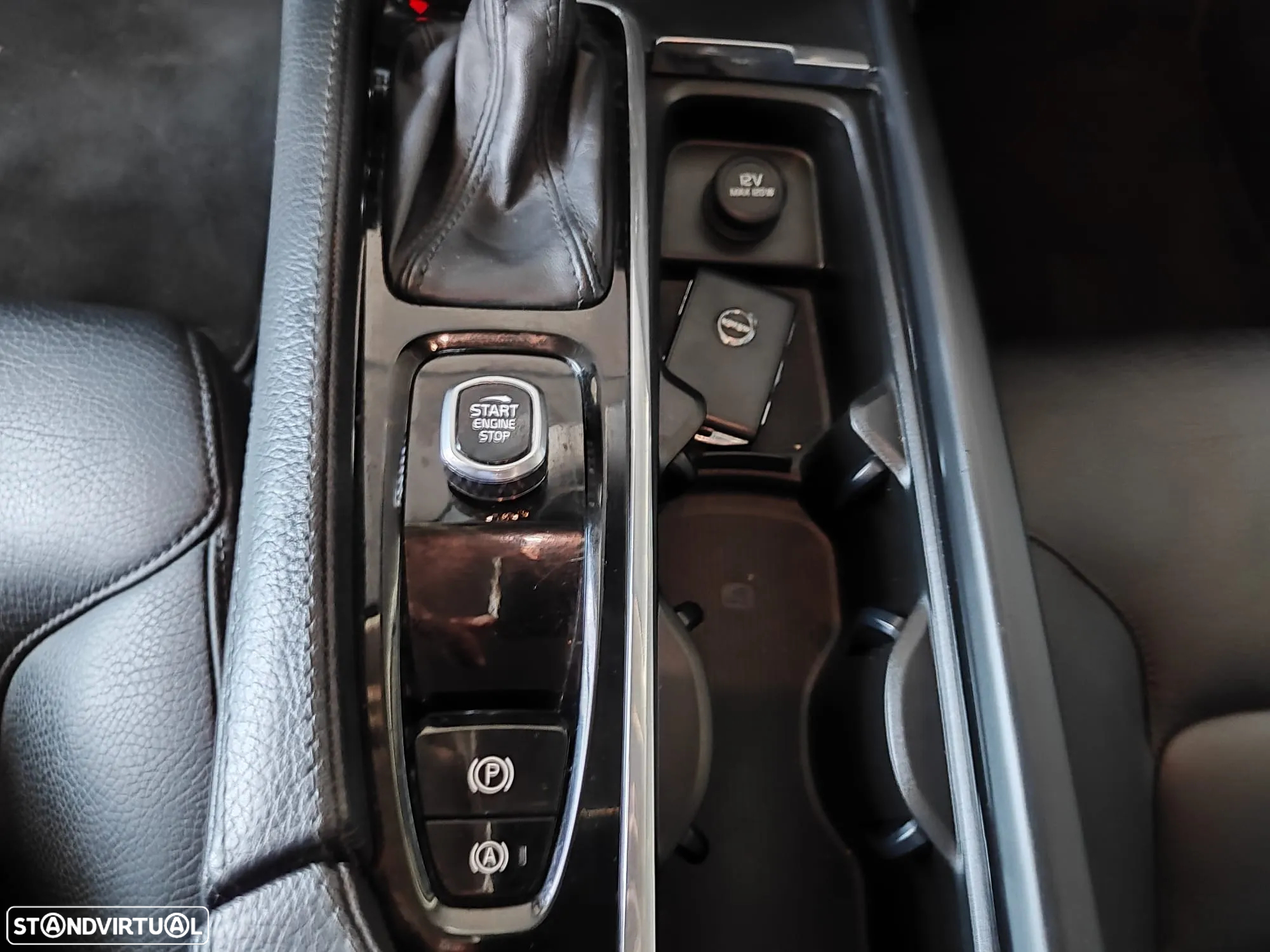 Volvo V90 2.0 D4 Momentum Geartronic - 33