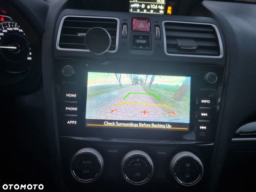 Subaru Forester 2.0 XT Platinum Lineartronic - 12