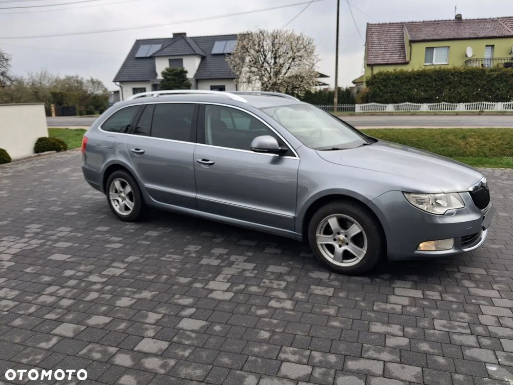 Skoda Superb 2.0 TDI DSG Exclusive - 25