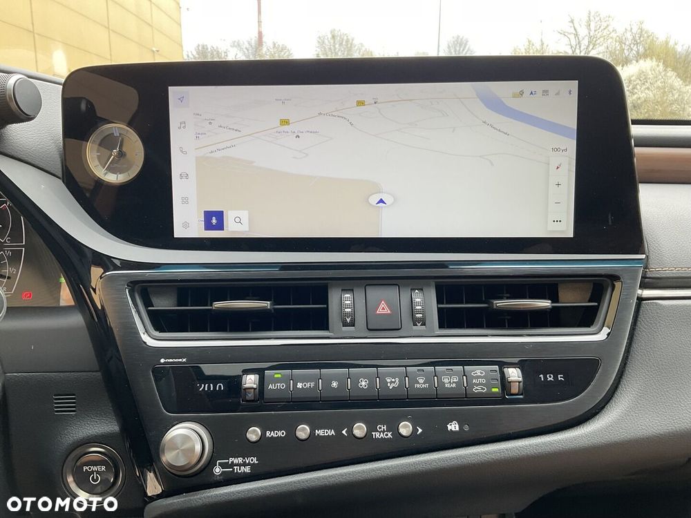 Lexus ES 300h Omotenashi - 33