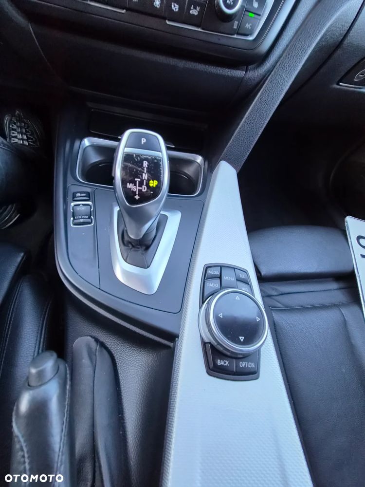 BMW Seria 3 320d xDrive M Sport - 35