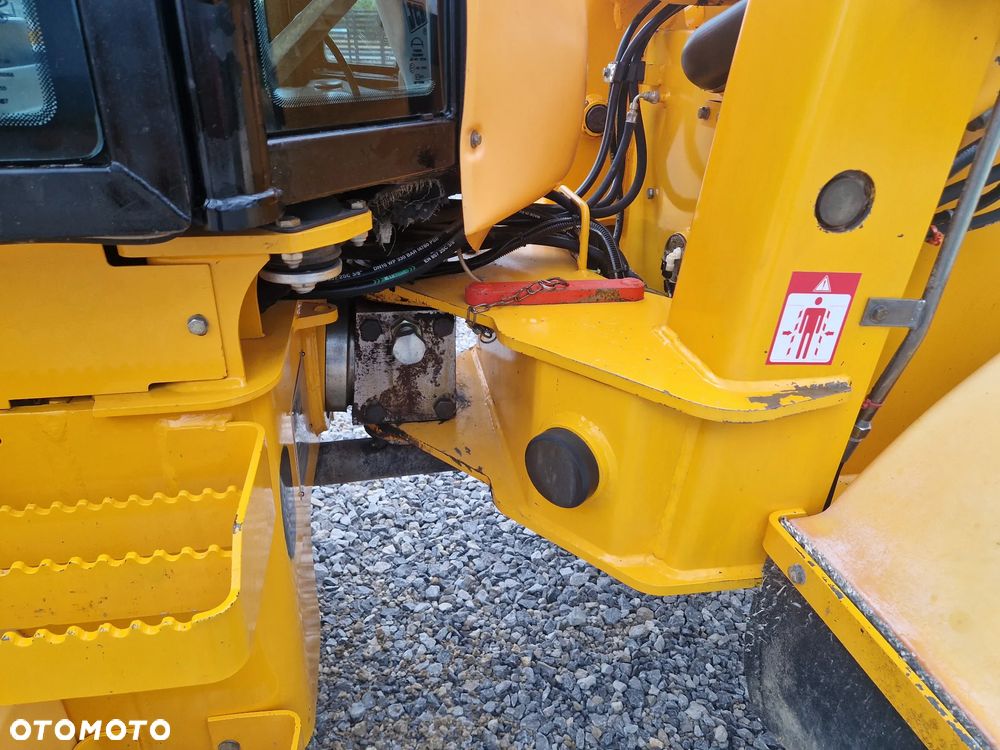 JCB 409 - 16