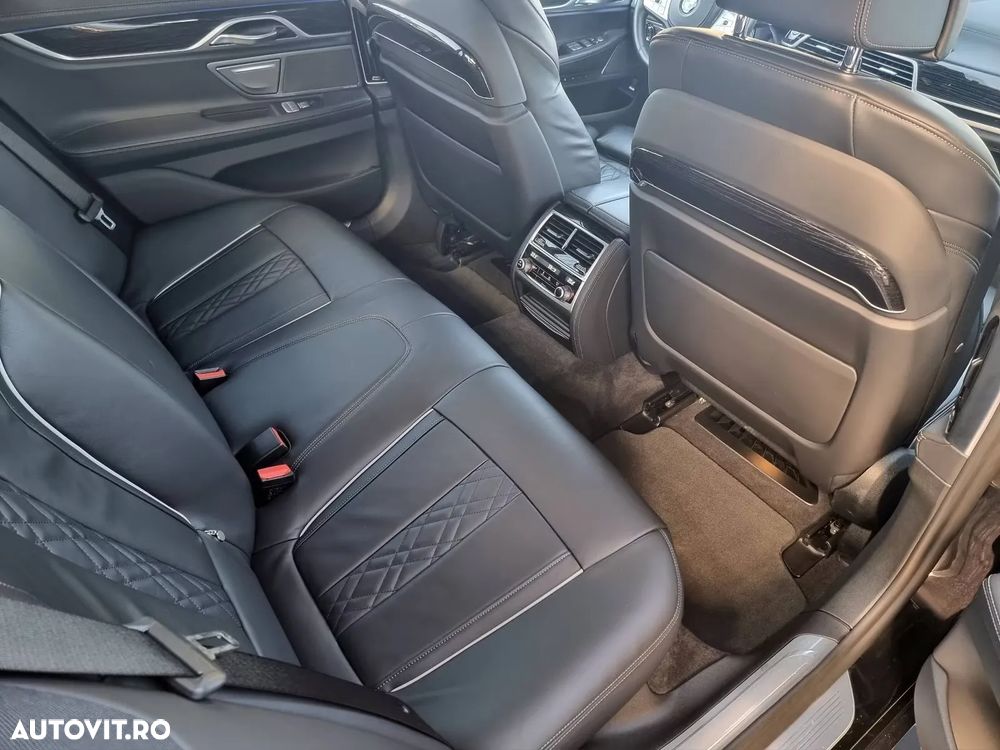 BMW Seria 7 745e - 16