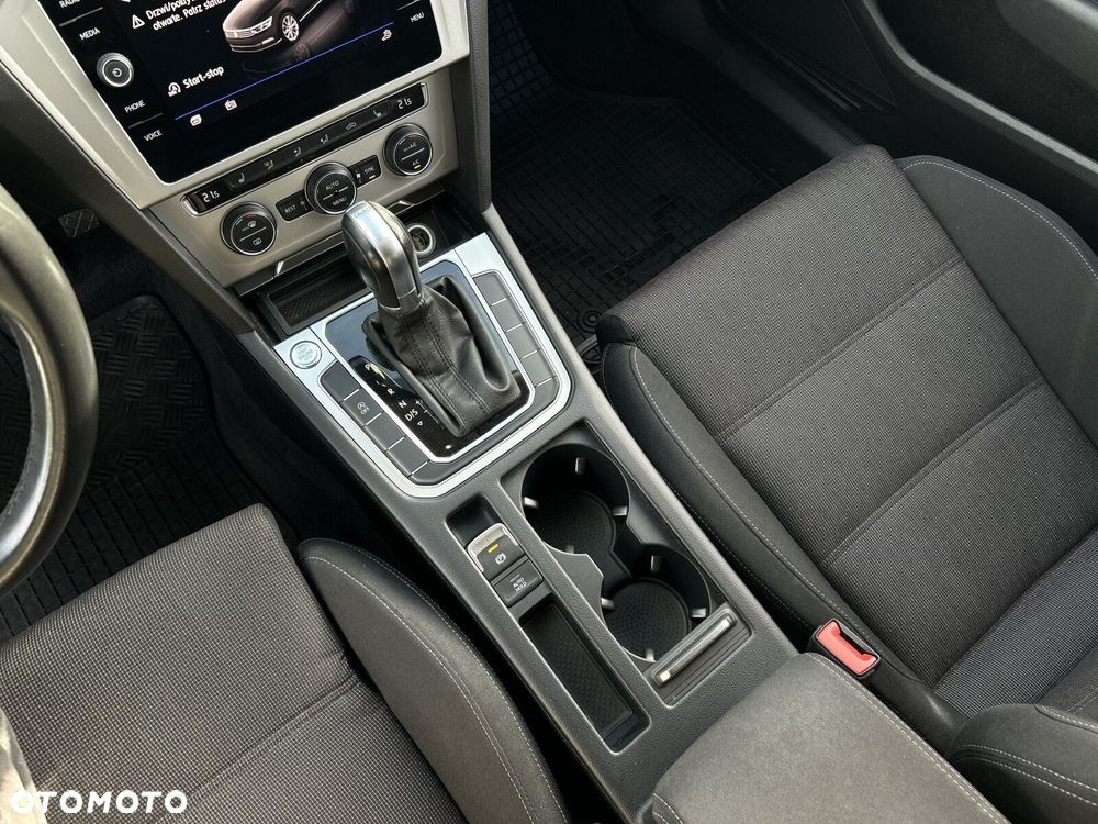 Volkswagen Passat - 15
