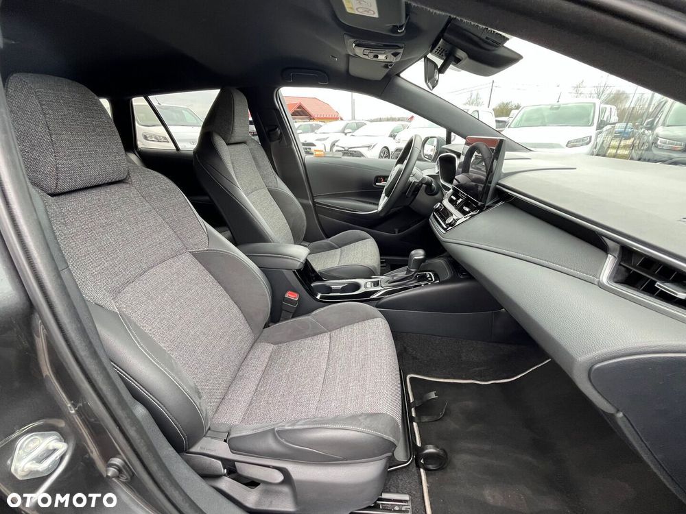 Toyota Corolla 2.0 Hybrid Style - 32