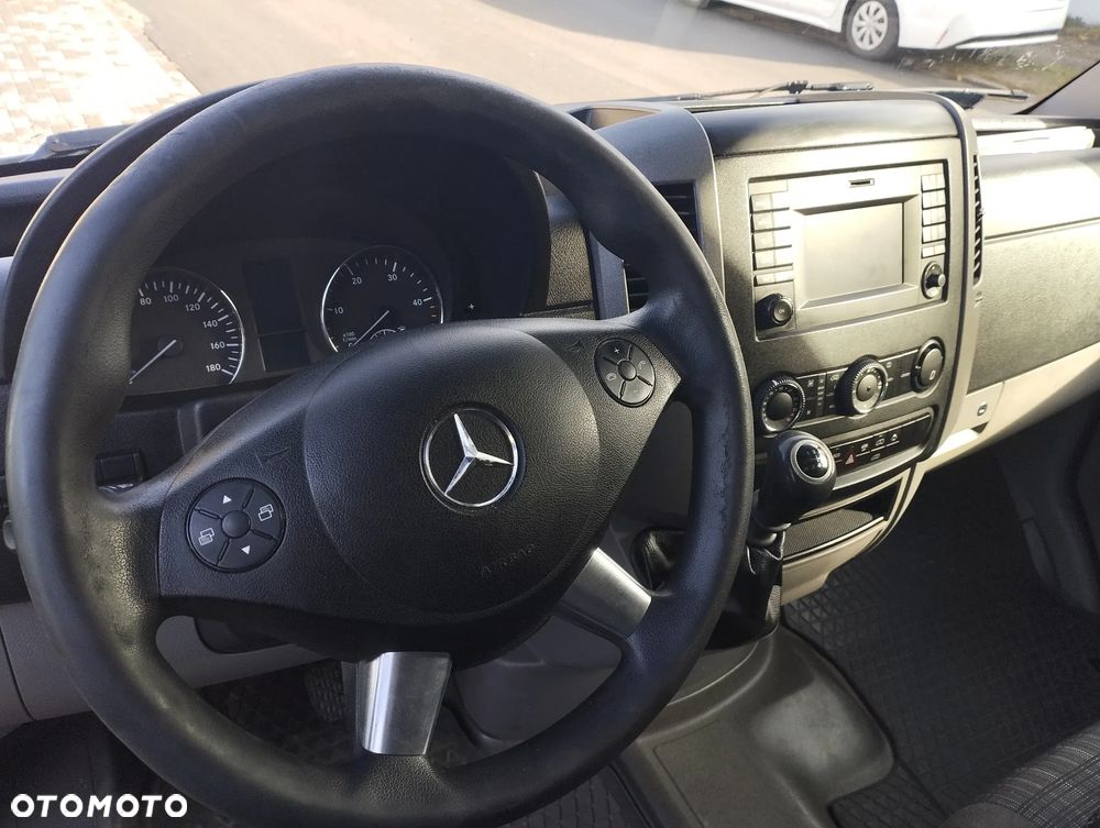 Mercedes-Benz Sprinter - 9