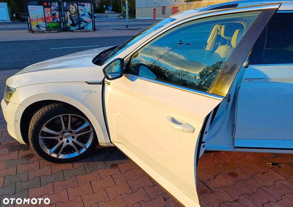 Skoda Superb Combi 2.0 TSI 4x4 DSG L&K - 31