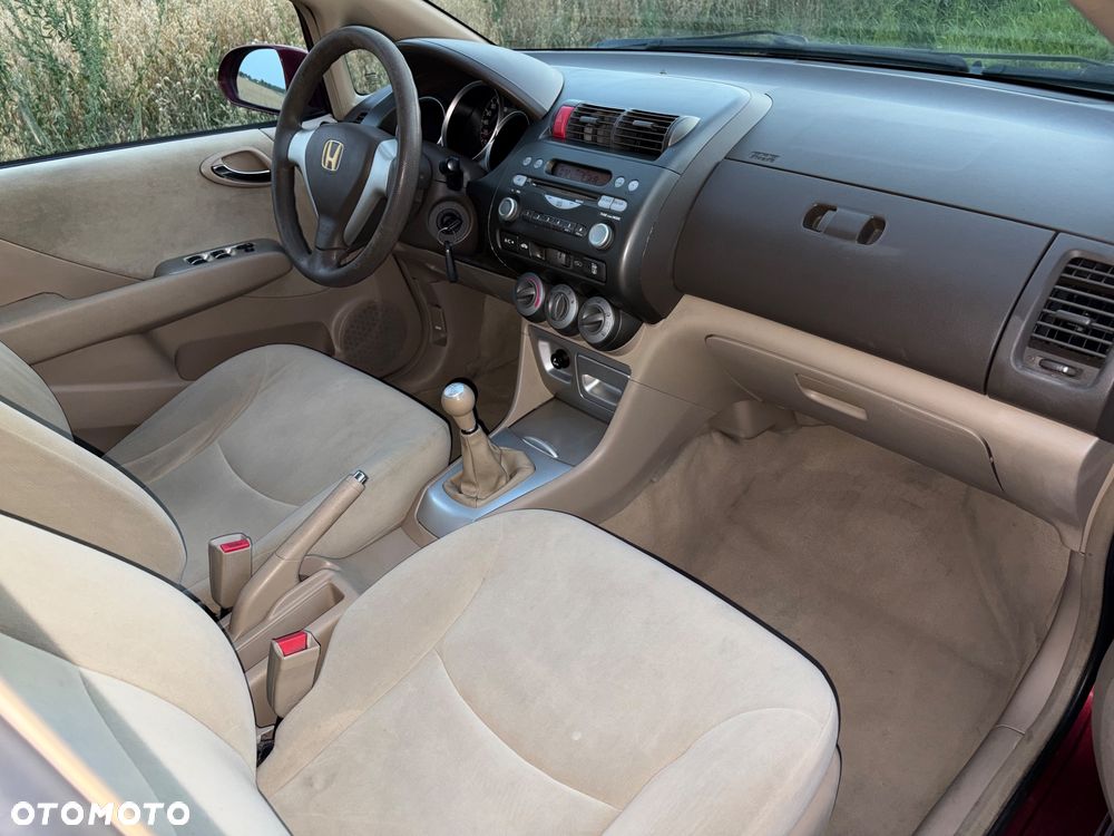 Honda City 1.4 Comfort - 17