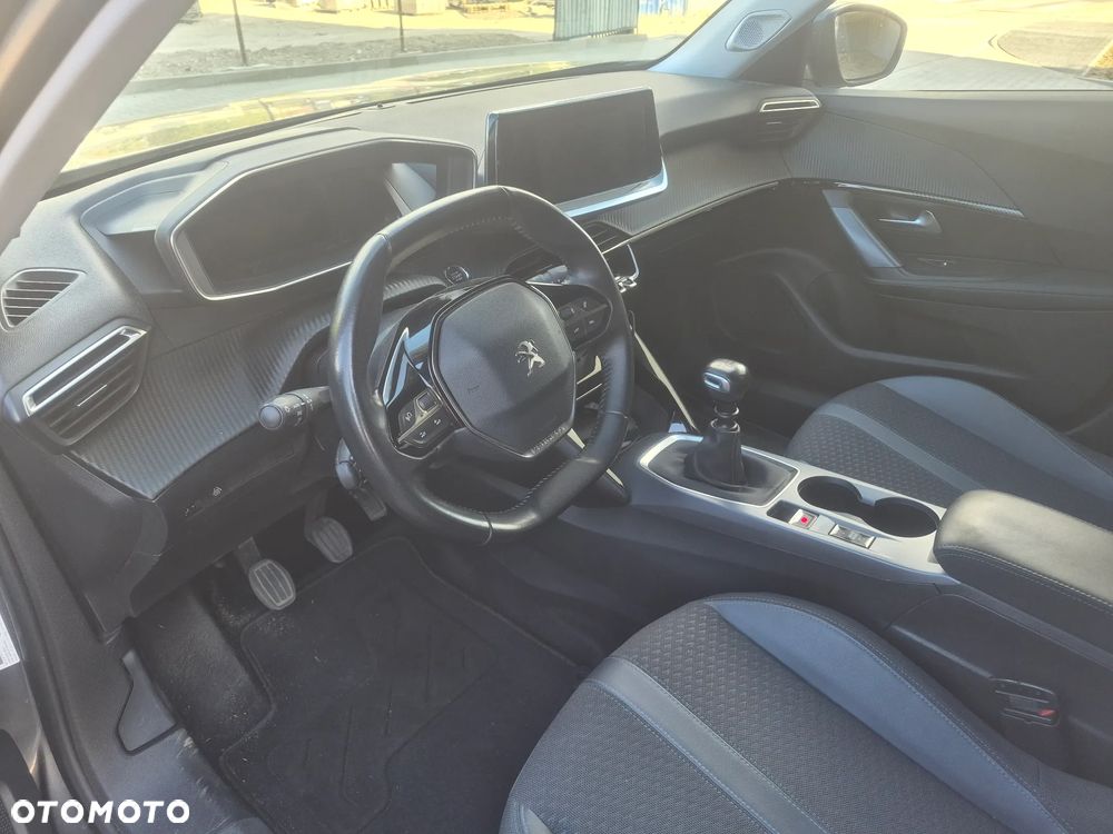 Peugeot 2008 PureTech 130 GPF Stop&Start Allure - 14