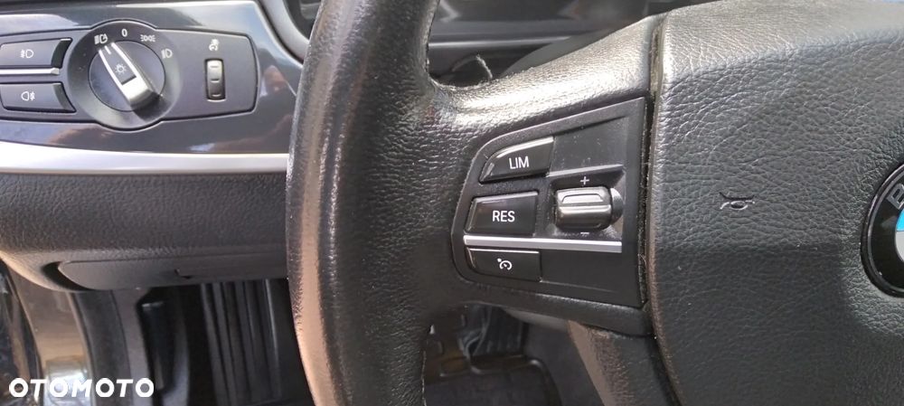 BMW Seria 5 518d - 16