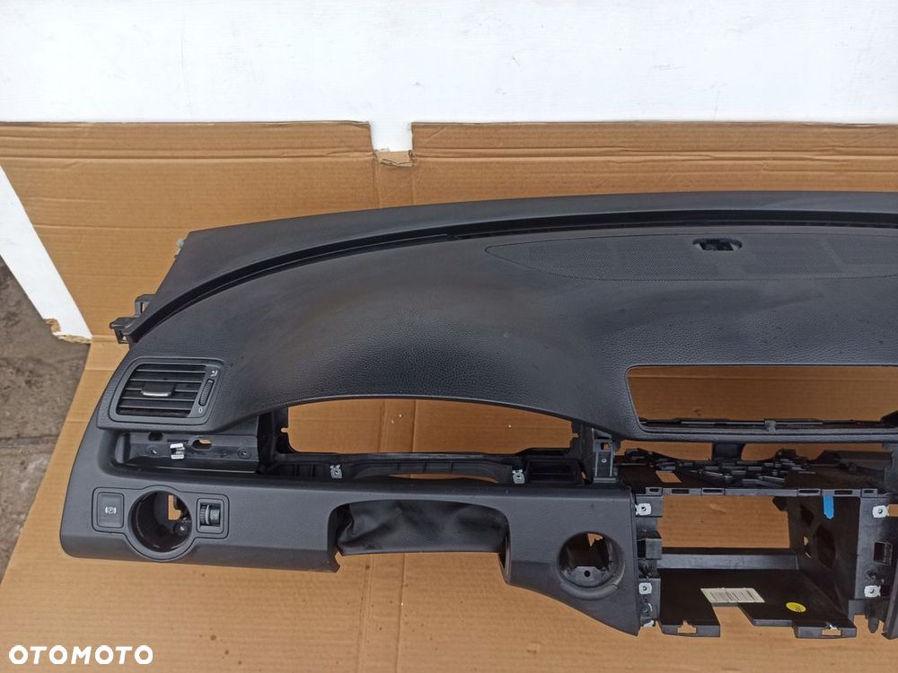Deska rozdzielcza kokpit konsola VW PASSAT B6 B7 CC Europa - 10