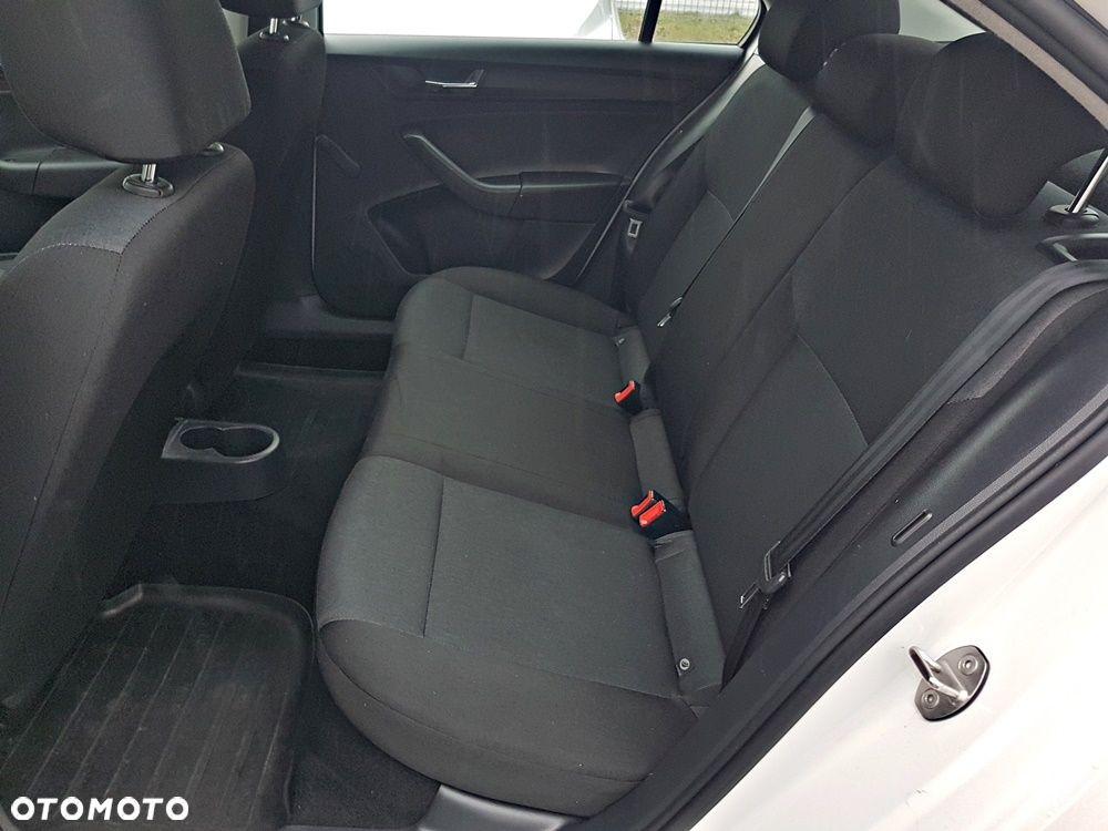 Skoda RAPID 1.6 TDI DPF Active - 18