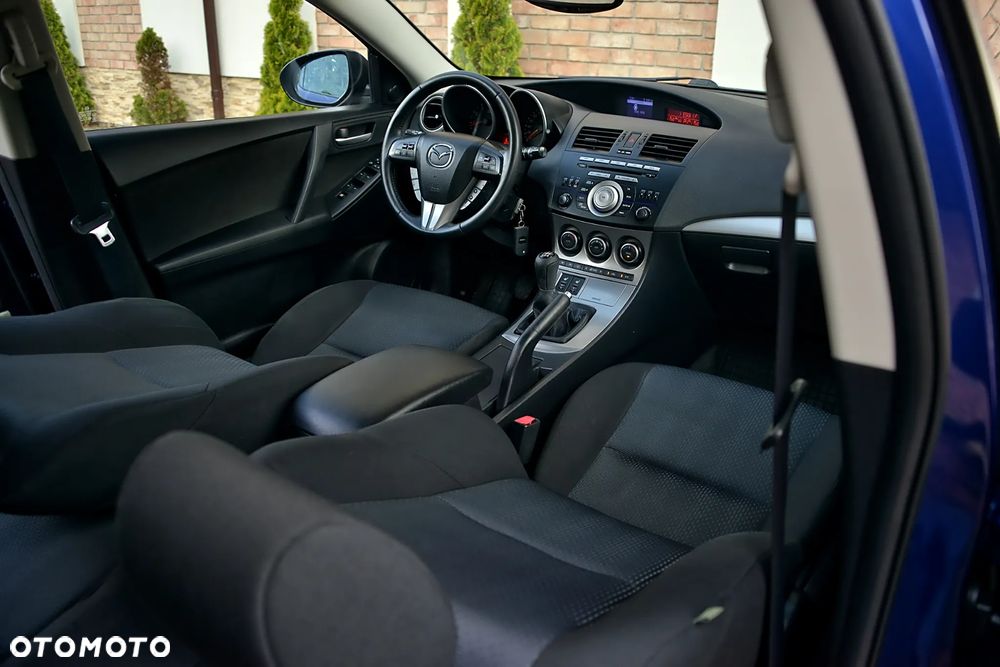 Mazda 3 1.6 Exclusive + - 31