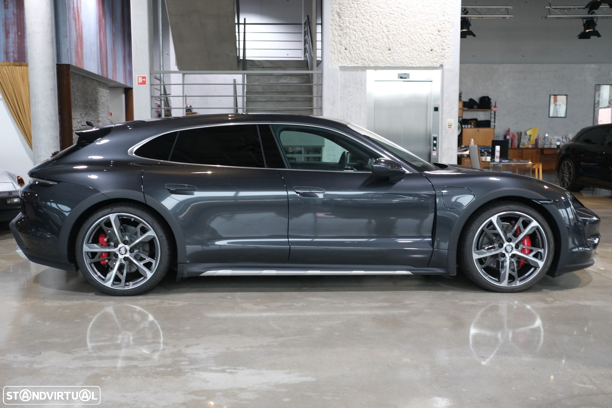 Porsche Taycan Cross Turismo 4S - 9