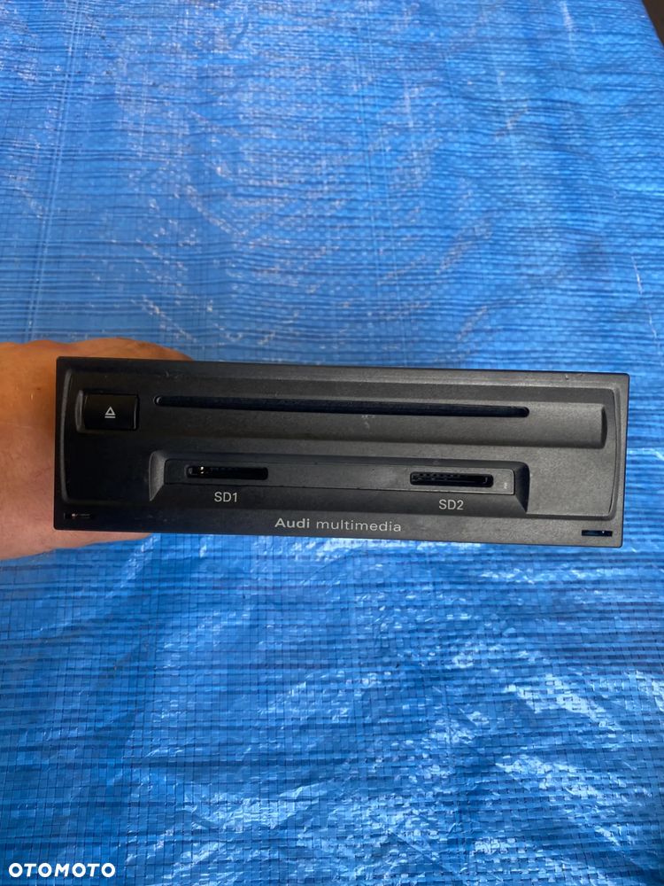 RADIO  RADIOODTWARZACZ CZYTNIK NAWIGACJI MMI KART SD AUDI A6 C6 LIFT 4E0035666D ORYGINAŁ - 1