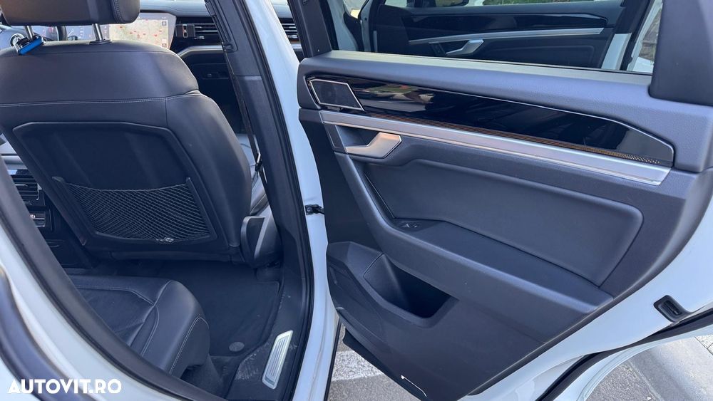 Volkswagen Touareg 3.0 V6 TDI 4Motion DPF Automatik R-Line - 22