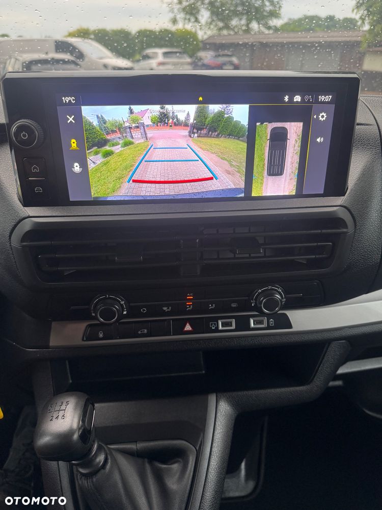 Opel Vivaro - 24