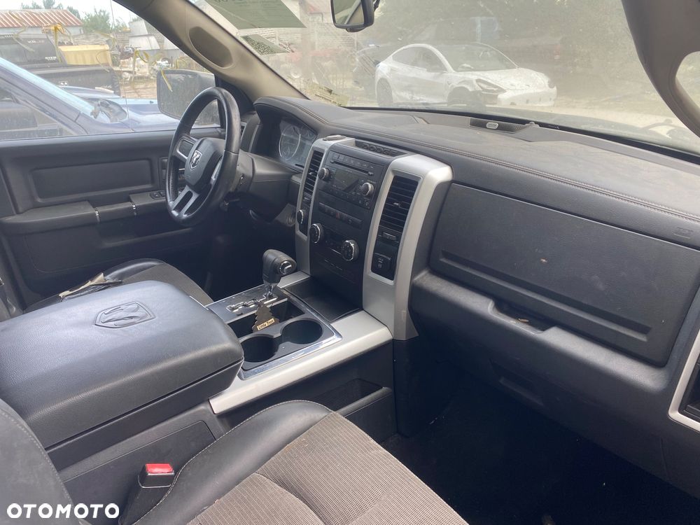 Dodge RAM 1500 5.7 4x4 - 5