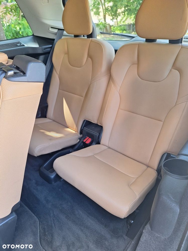 Volvo XC 90 D5 AWD Momentum 7os - 28