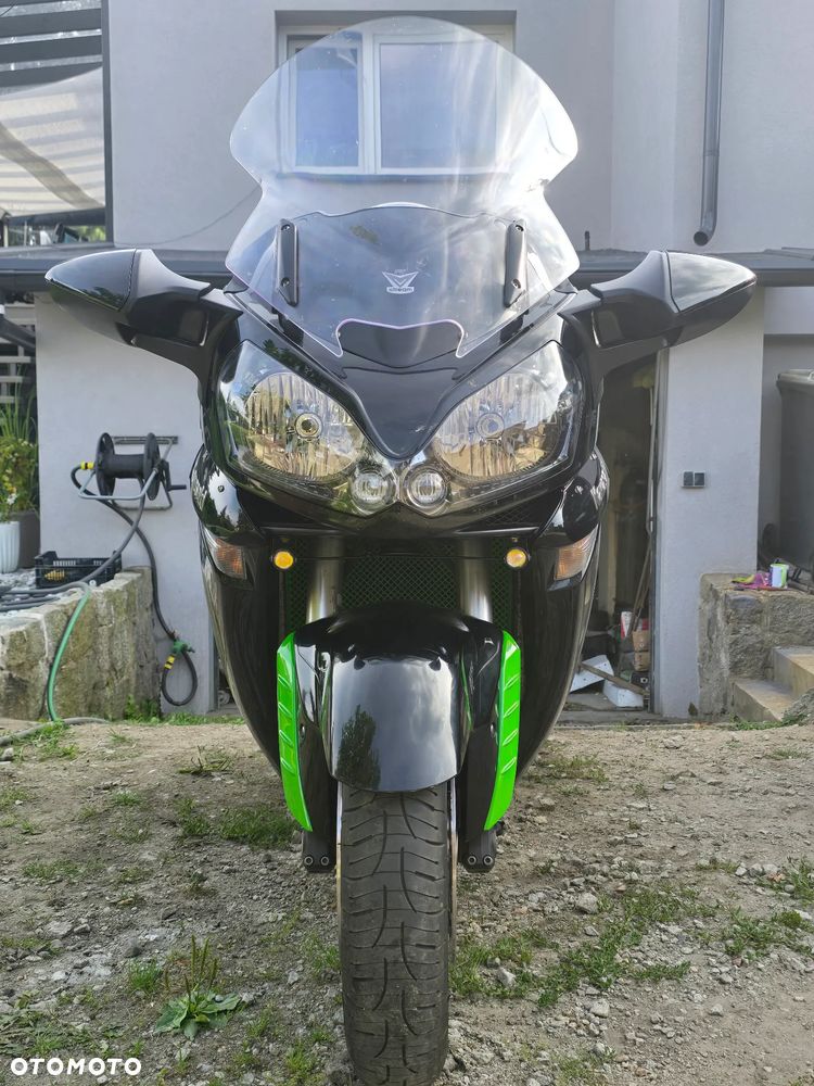 Kawasaki GTR - 3