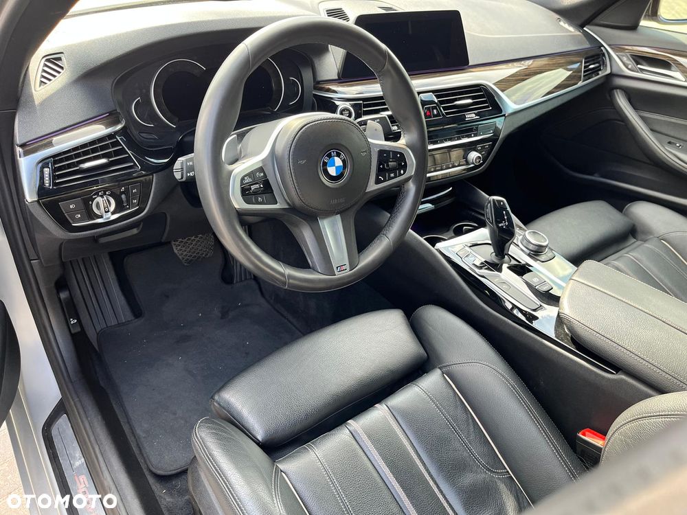 BMW Seria 5 530i xDrive mHEV Luxury Line sport - 9