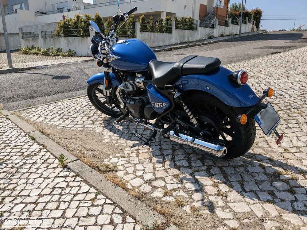 Royal Enfield Super Meteor 650 - 4