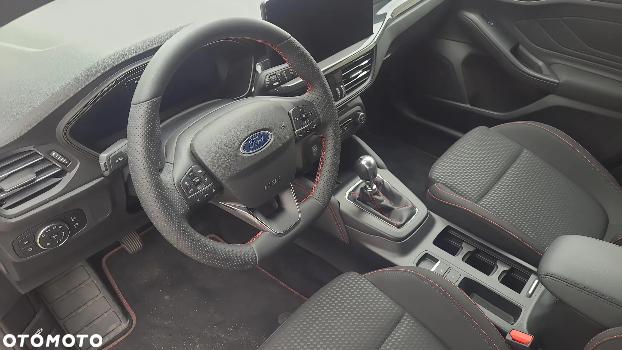 Ford Focus 1.0 EcoBoost mHEV ST-Line X - 11
