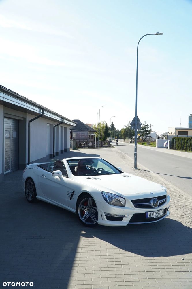 Mercedes-Benz SL 63 AMG - 30