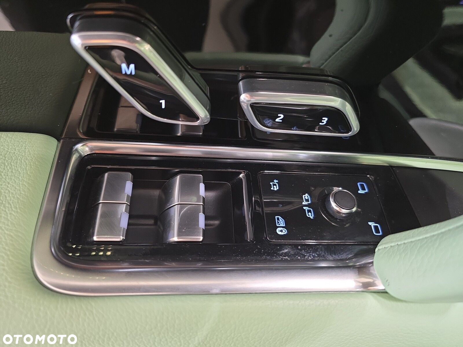 Land Rover Range Rover - 15