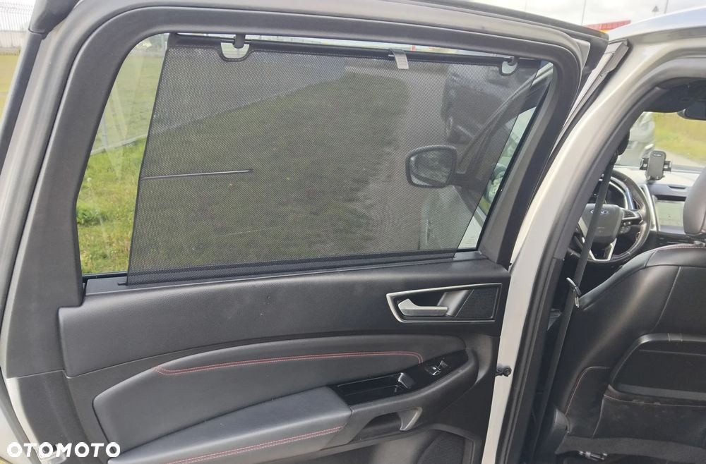 Ford S-Max - 32