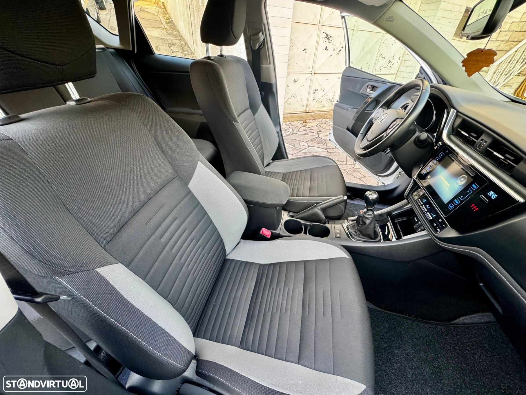 Toyota Auris 1.2T Exclusive - 11