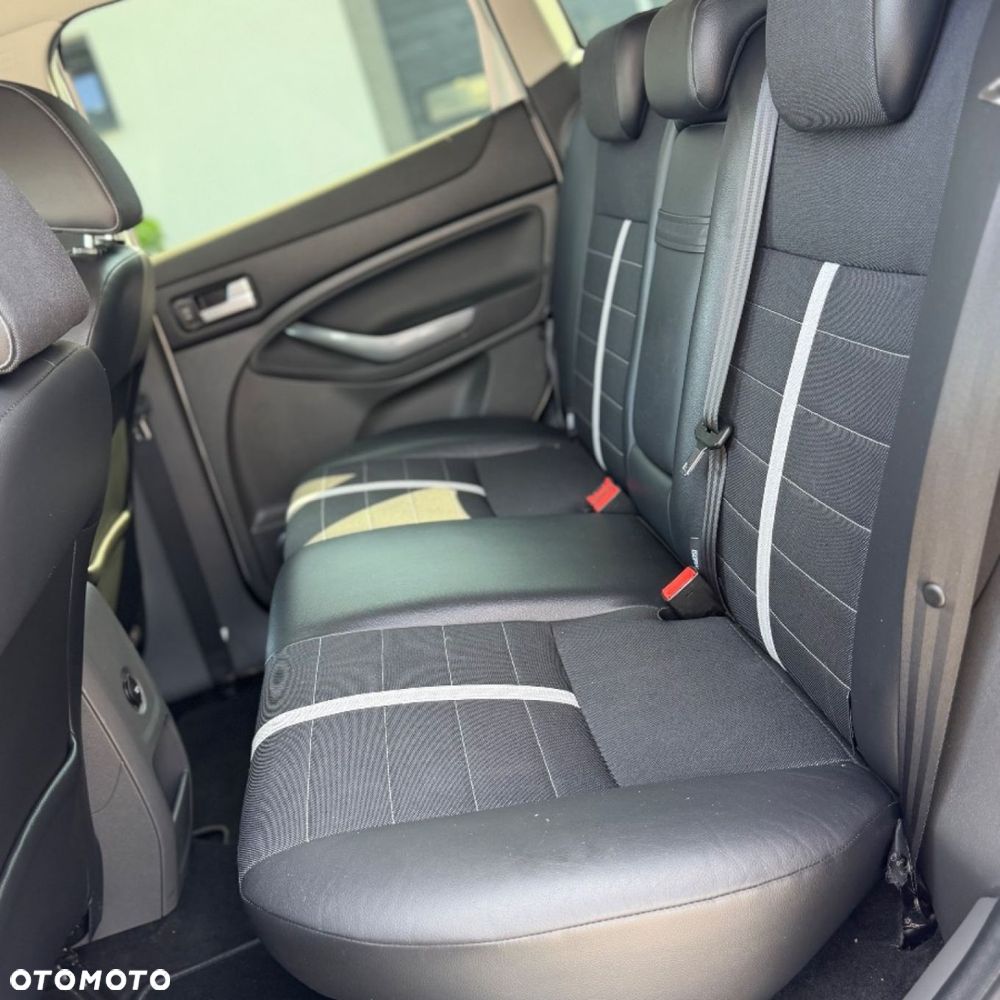 Ford Kuga - 17