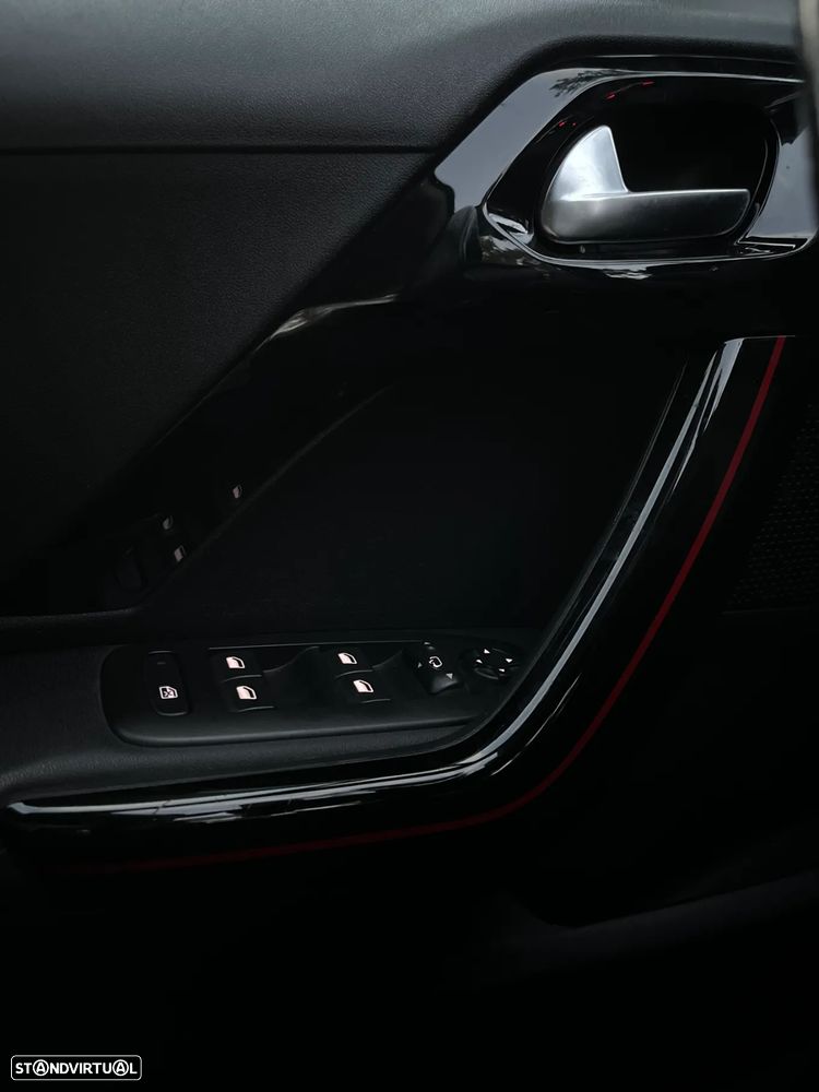 Peugeot 2008 1.2 PureTech GT Line - 16