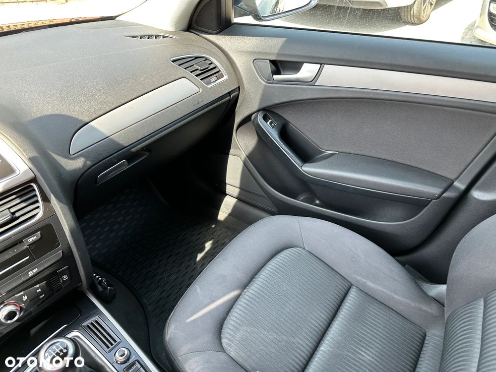 Audi A4 Limousine - 16