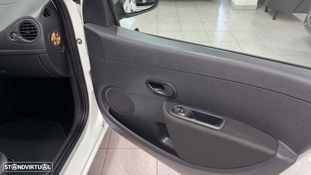 Renault Clio 1.2 16V Dynamique - 29