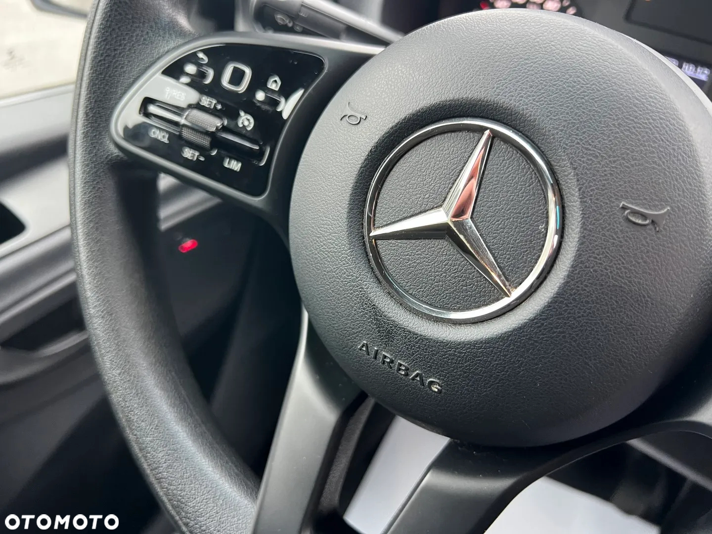 Mercedes-Benz Sprinter - 30