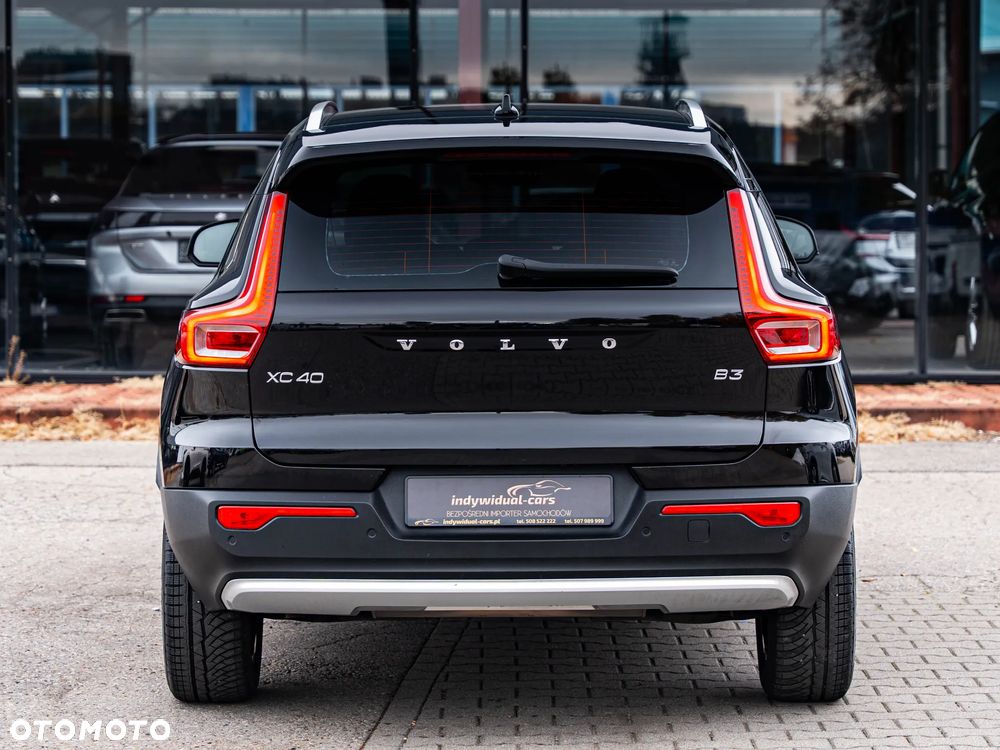Volvo XC 40 B3 B DKG Plus Bright - 19