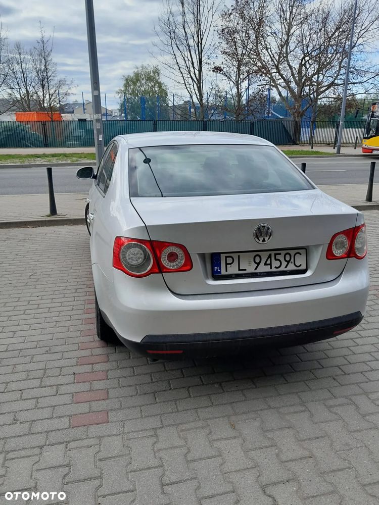 Volkswagen Jetta - 5