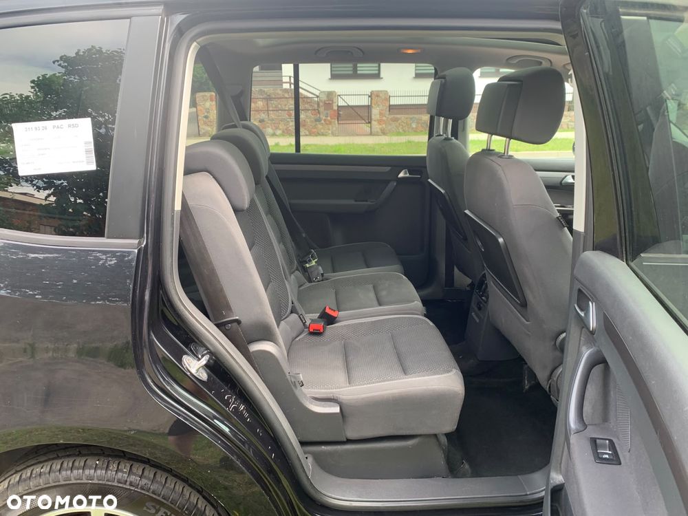 Volkswagen Touran 1.6 TDI DPF BlueMotion Technology Highline - 25