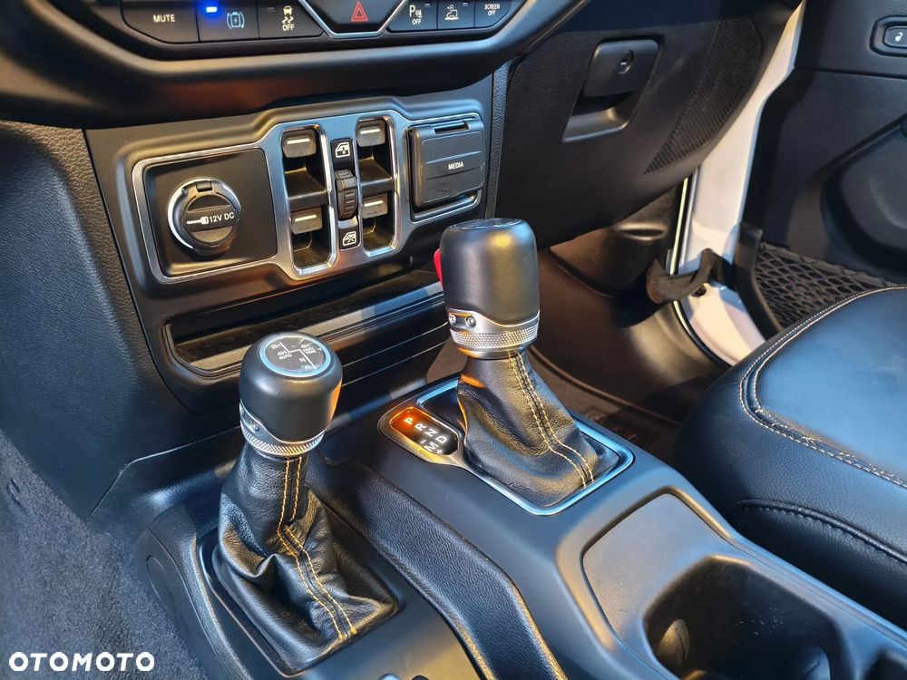 Jeep Wrangler - 33