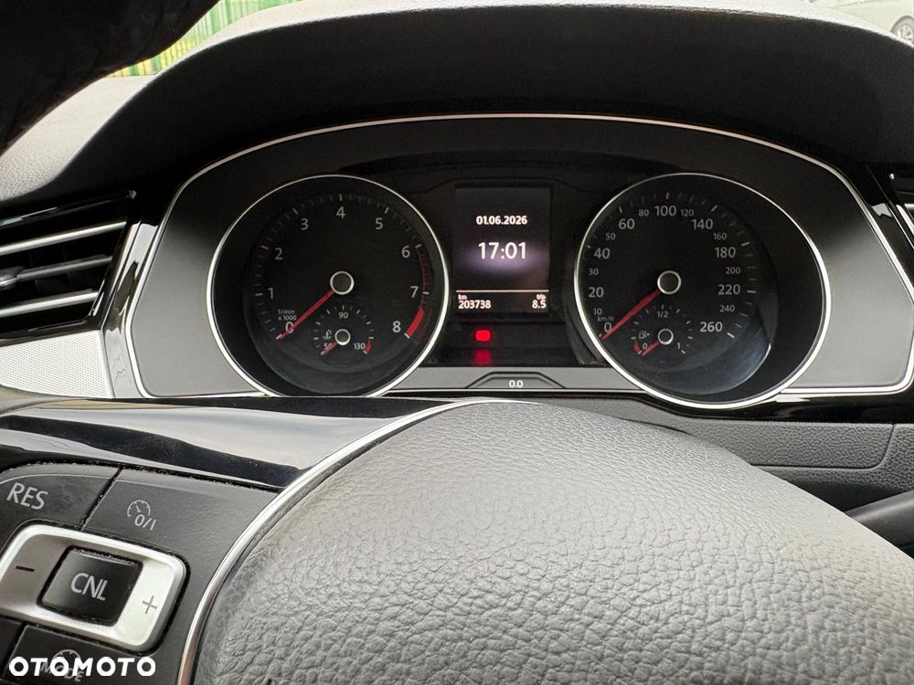 Volkswagen Passat 1.8 TSI BMT Comfortline - 10