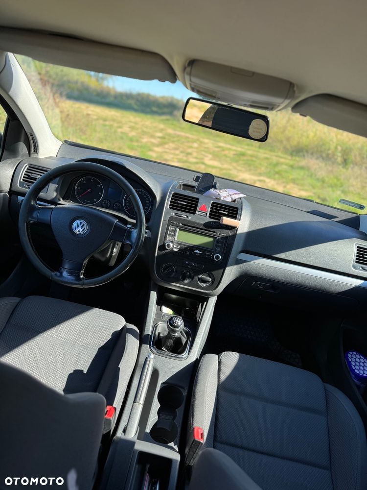 Volkswagen Golf - 10