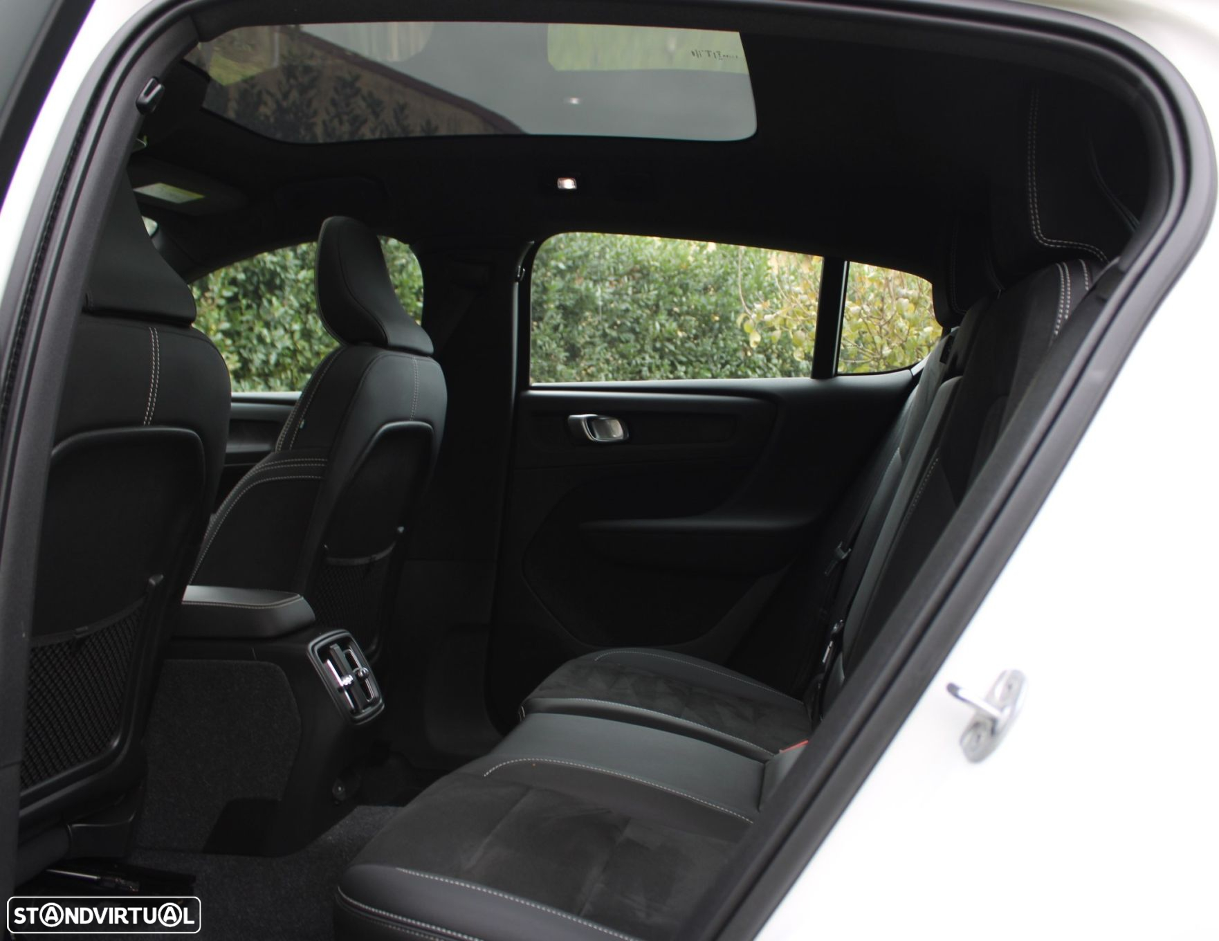 Volvo C40 Recharge Twin First Edition - 12