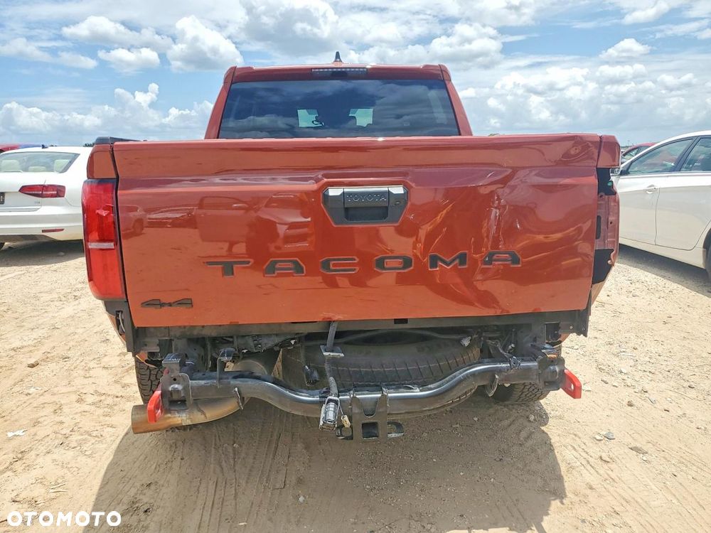 Toyota Tacoma - 6