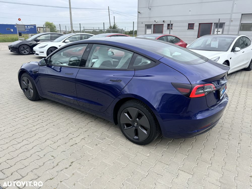 Tesla Model 3 - 6