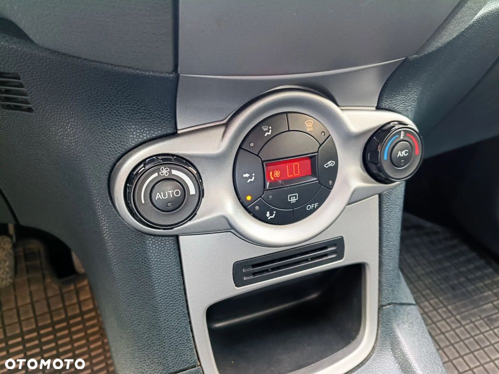 Ford Fiesta 1.4 TDCI Fun - 24