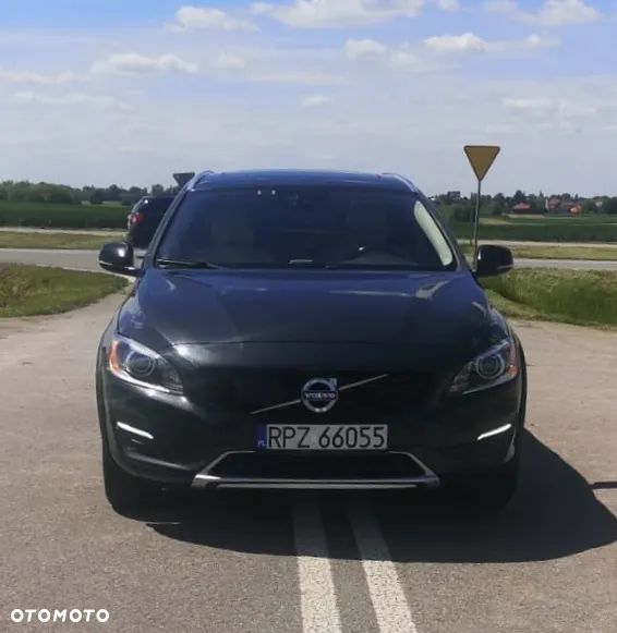 Volvo V60 Cross Country T5 AWD Summum - 1