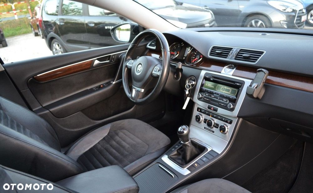 Volkswagen Passat - 34
