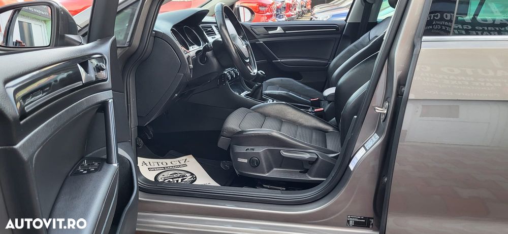 Volkswagen Golf - 10